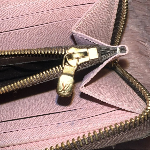 LOUIS VUITTON Clemence Wallet - Picture 8 of 14